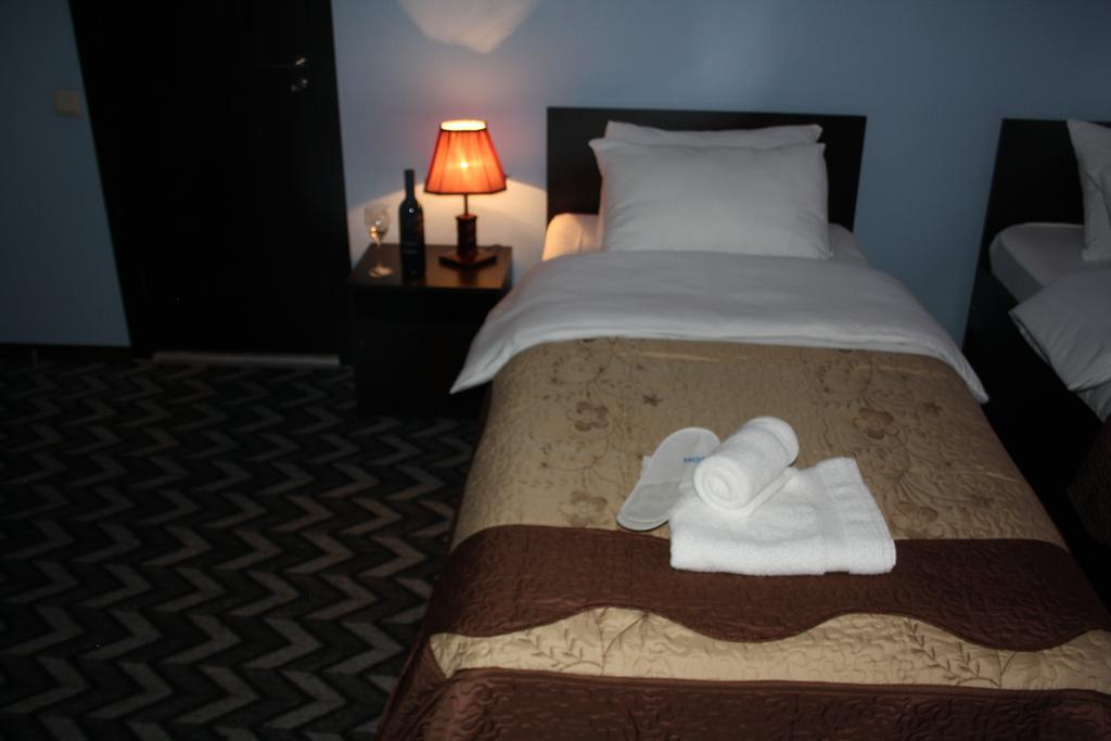 Hotel Royal Georgia Tbilisi Zimmer foto