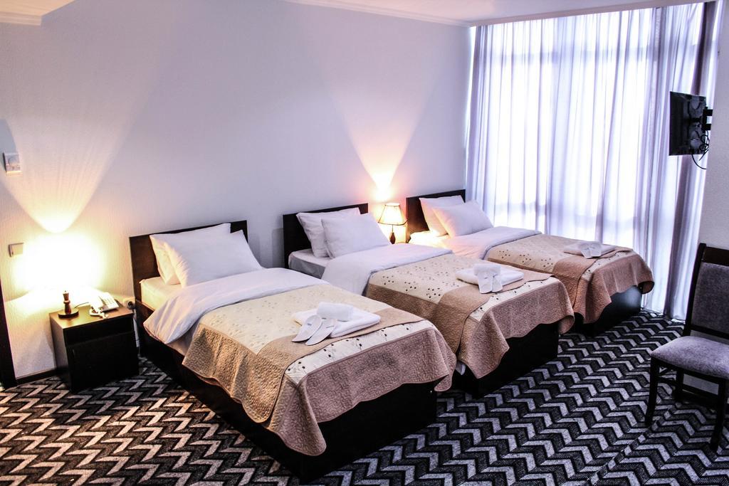 Hotel Royal Georgia Tbilisi Zimmer foto
